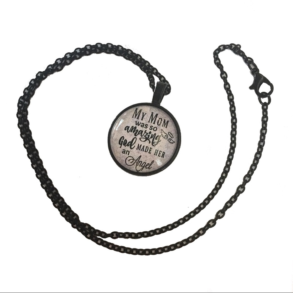 (i1) Amazing Mom Necklace - Picture 3 of 5